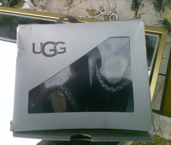 🖤 UGG Baby Booties – Genuine Sheepskin, Size 0/1 (0-6 Months)