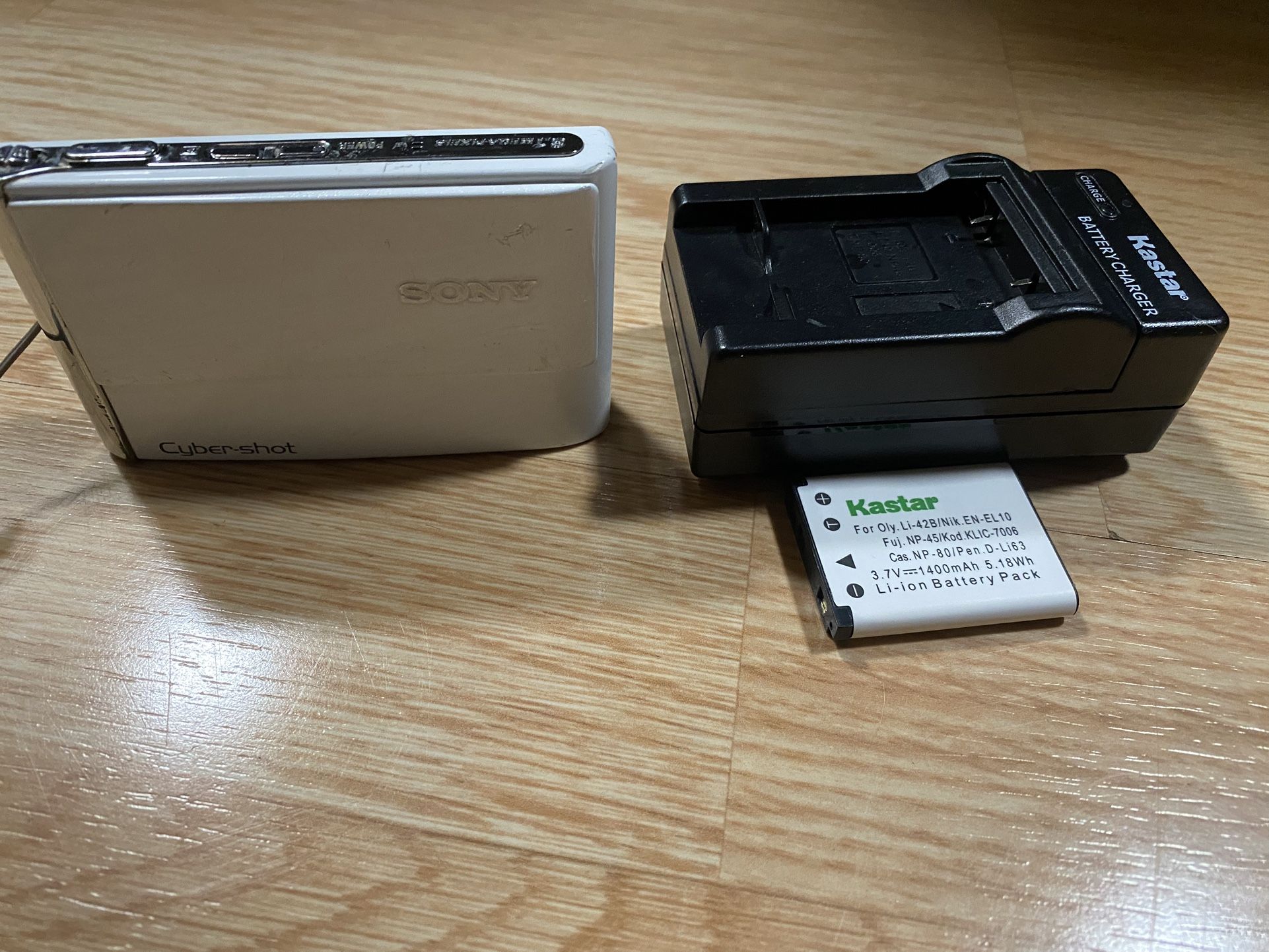 Sony Cybershot DSC-T70 8.1MP Digital Camera with 3x Optical Zoom with Super Steady Shot Image Stabilization