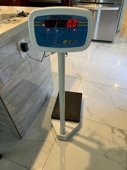 Adam equipment digital health scales model # MDW 250L asking $175
