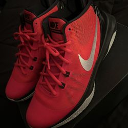 Nike Basketball Shoes Size 11.5