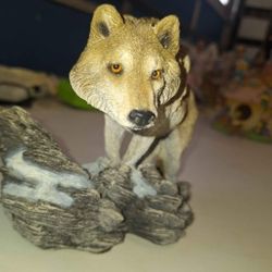 1995 Living Stone Wolf Figurine Sculpture The Lookout II A58F040