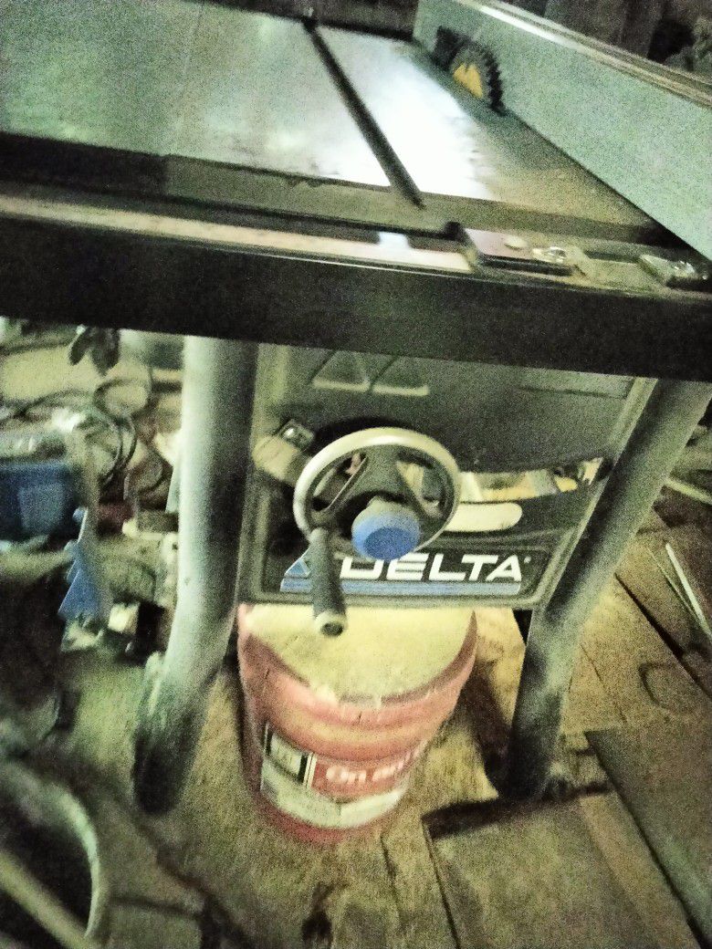 Table Saw 10" Delta 