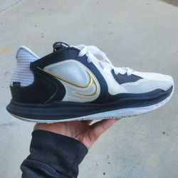 Nike Low 5Tb White Black And Gold                          Size 10 Men