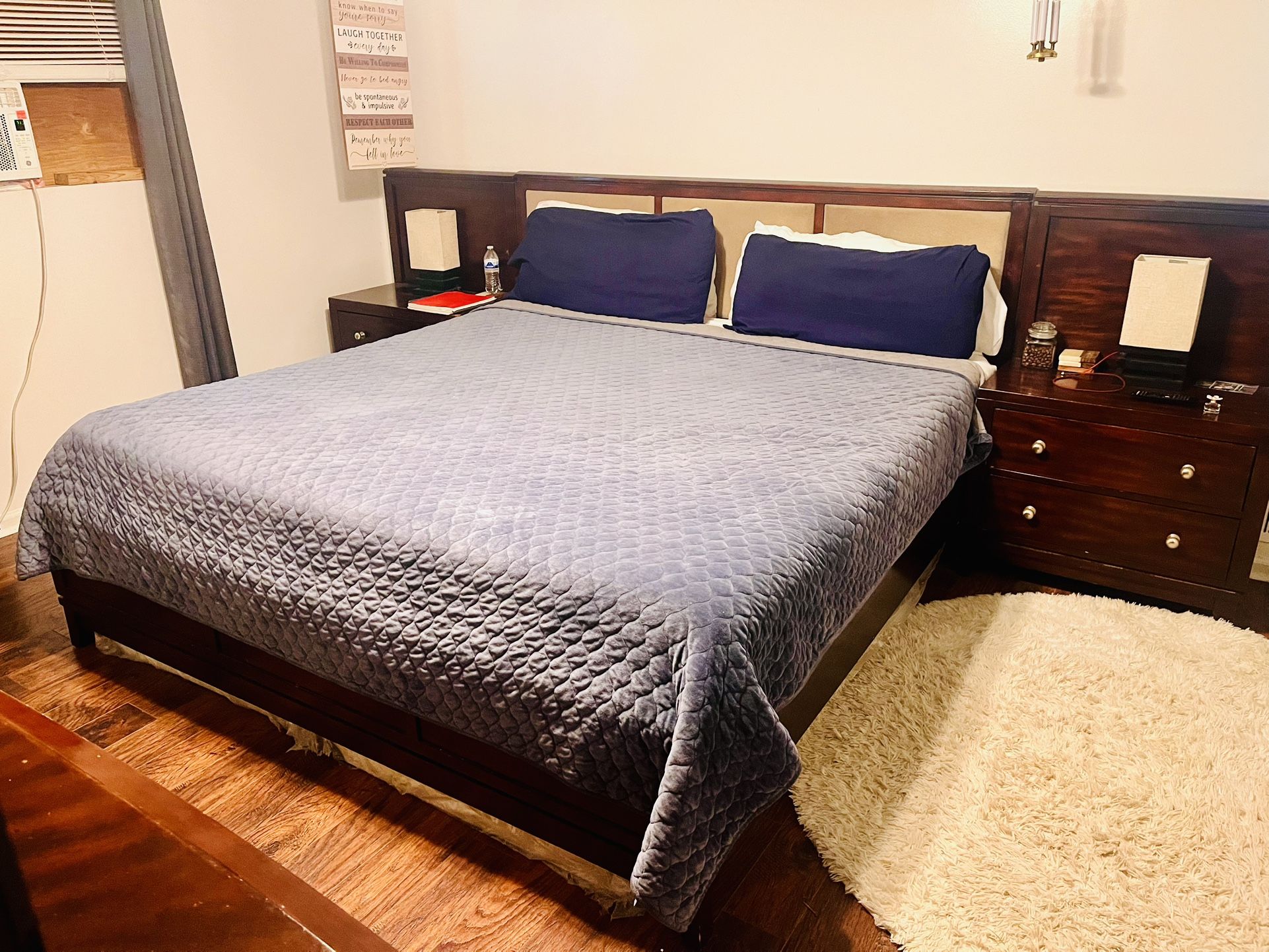 King Size Bed & 2 Night stands