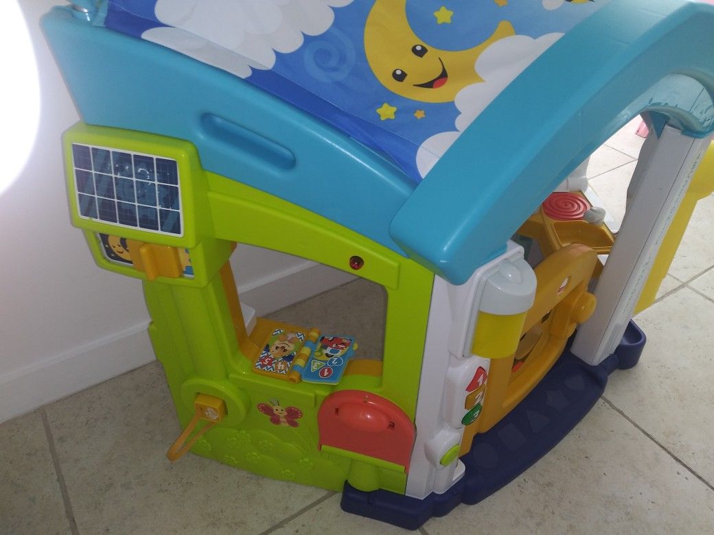 FISHER-PRICE LAUGH & LEARN SMART LEARNING HOME