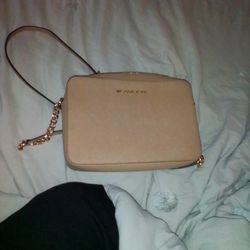 Micheal Kors Cross Body Purse