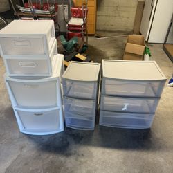 4 Free Plastic Storage Drawers