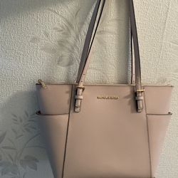 Baby Pink MK Purse In Perfect Condition Looks New