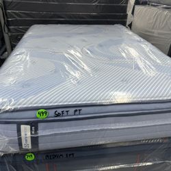 FULL SIZE SEALY POSTUREPEDIC PLUS SOFT PILLOW TOP MATTRESS & BOX SPRING BED SET