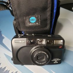 Minolta Action Zoom 90 - 35mm Camera