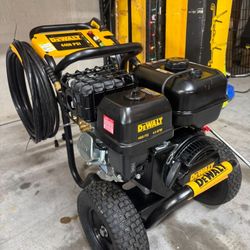 4400 Psi 4 GPM Dewalt Pressure Washer