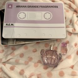 ariana purfume set (never used)