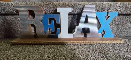 Beach-Themed "RELAX" Wooden Tabletop Sign – Coastal Decor