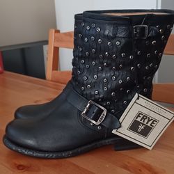 New Frye Jenna Studded Buckle Boots Women's Size 9
