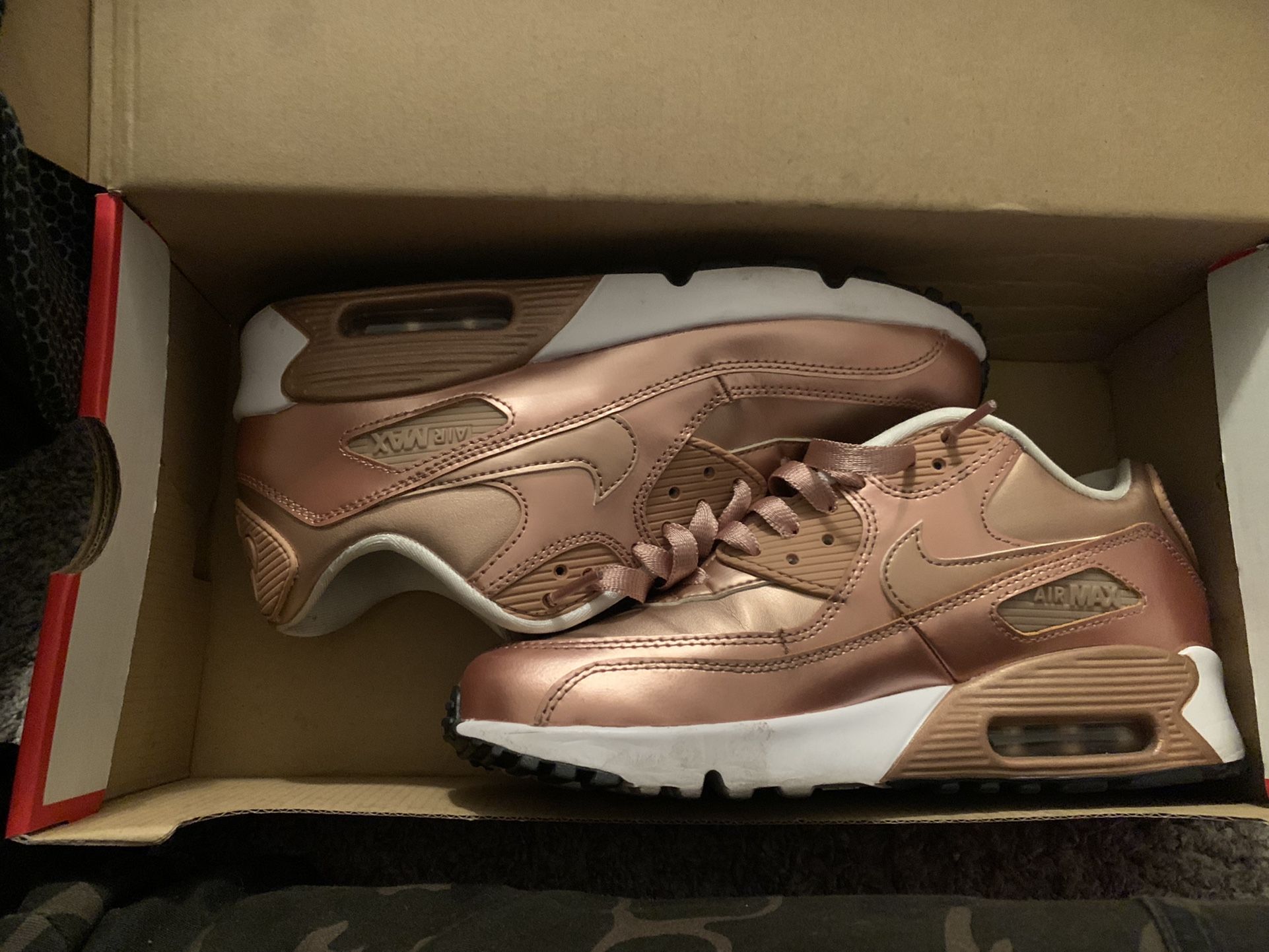 Air Max 90 Rose Gold 6y