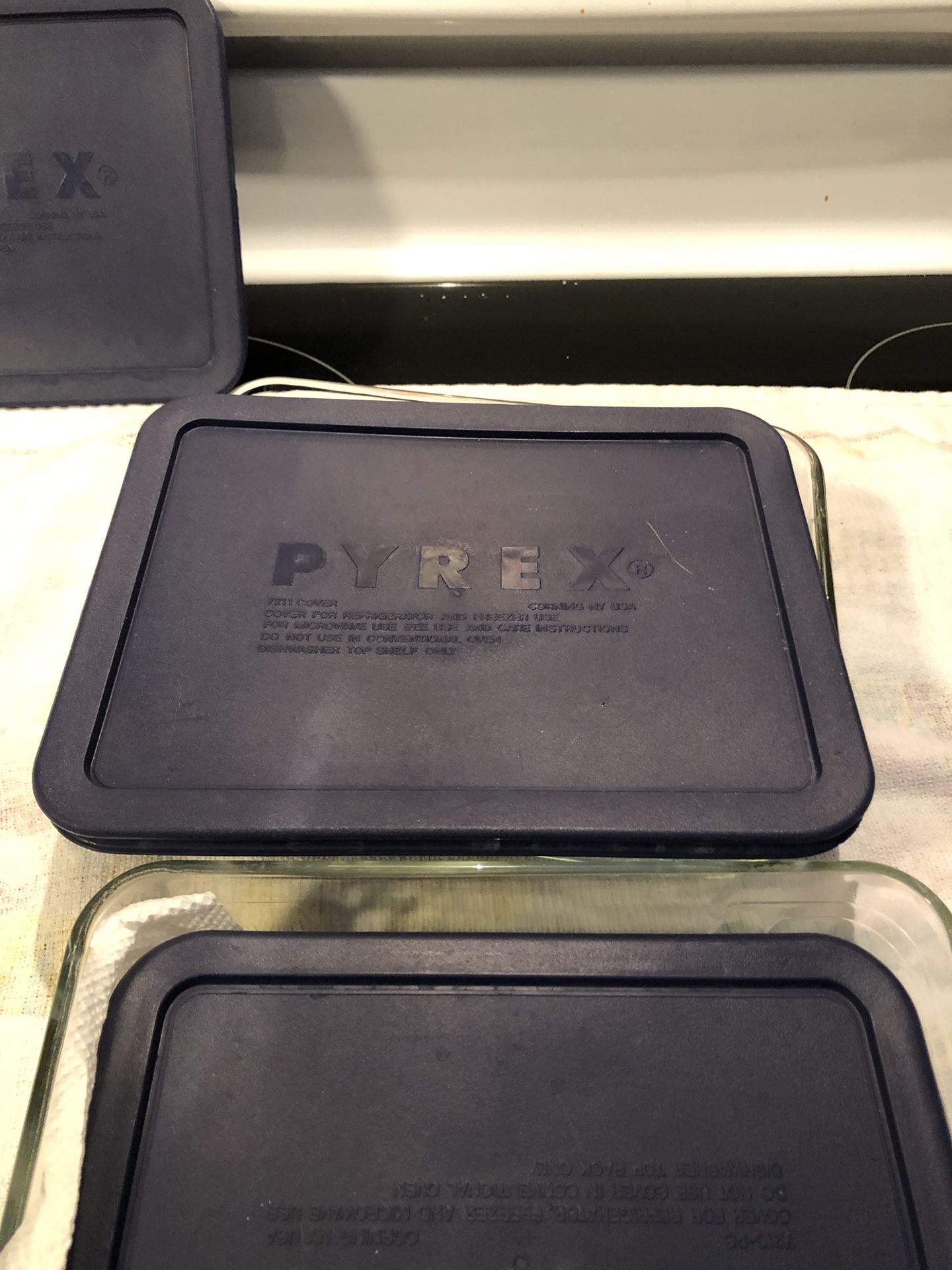 Pyrex cookware