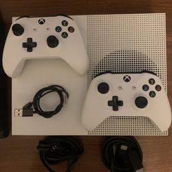 Xbox One, 2 controlers and games 