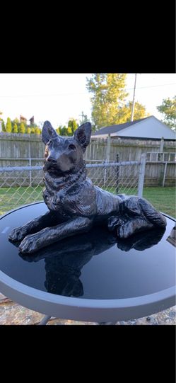 Table top German Shepherd statue