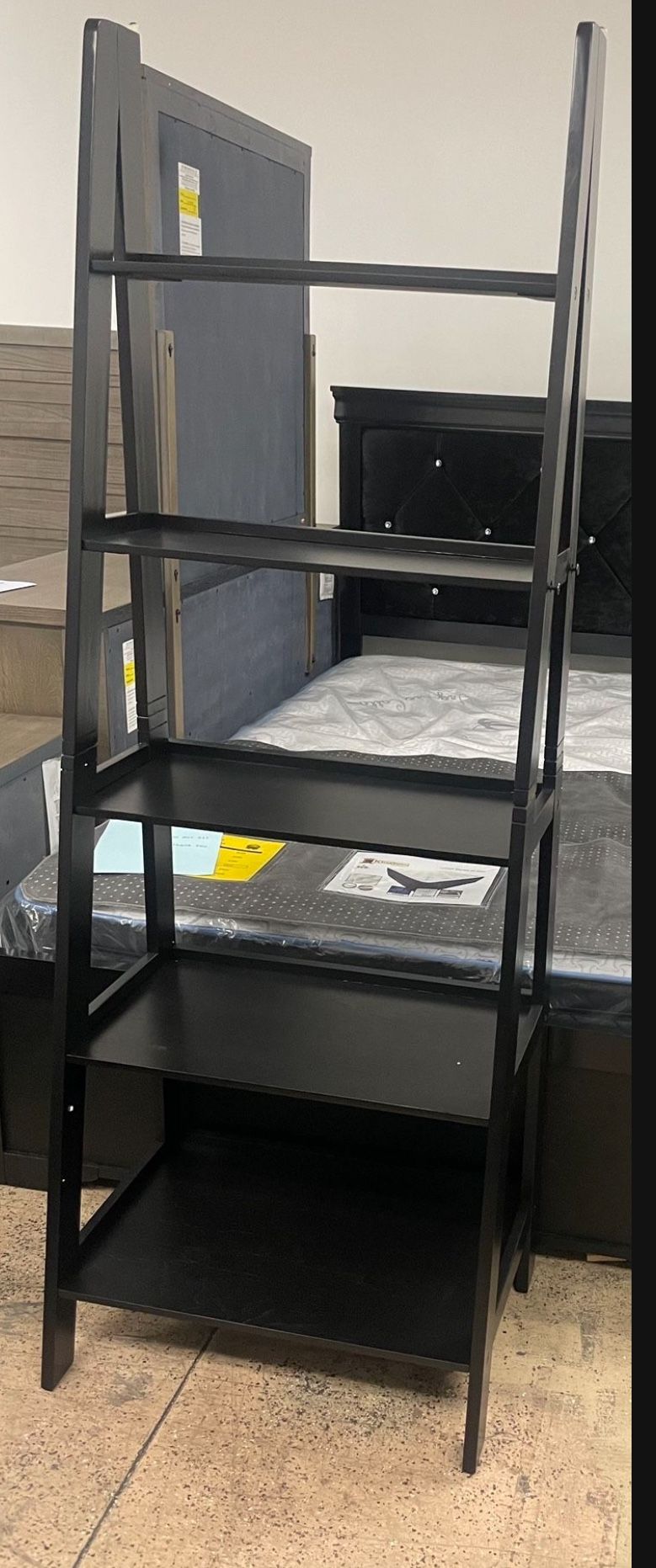 Ladder Shelf With Drawe