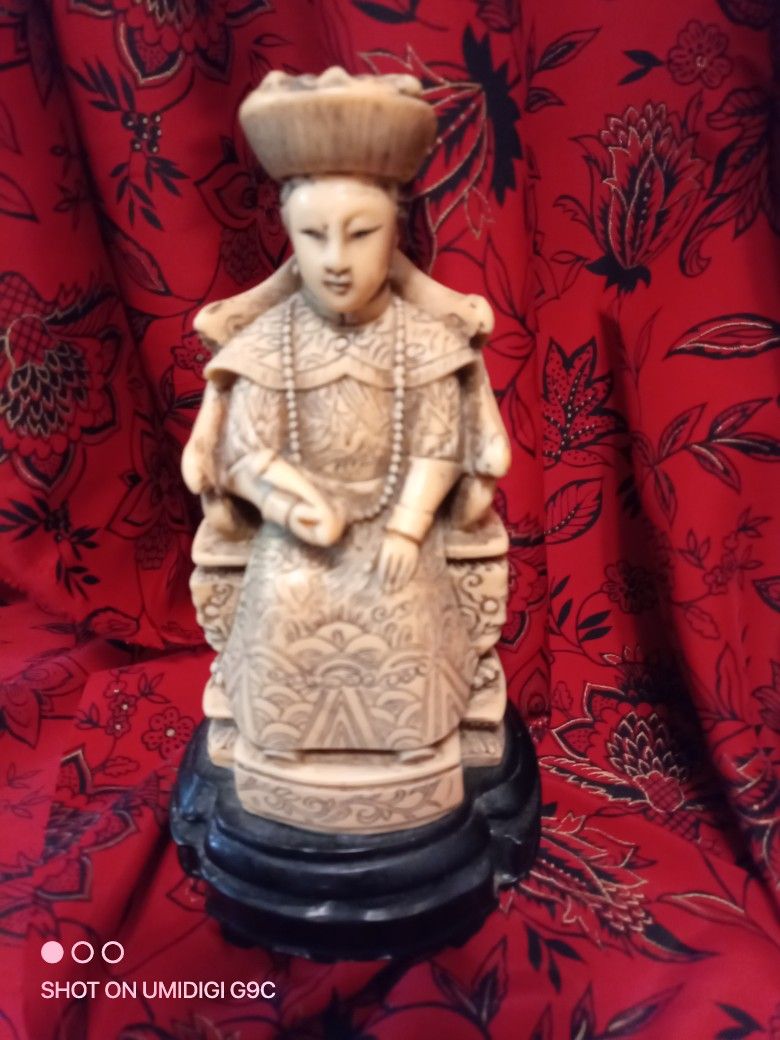 Bone/Ivory Chinese Statues From The 70s Really Nice. 