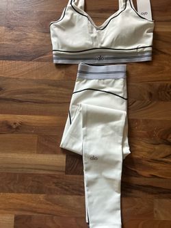Alo Yoga/ White/ X-Large