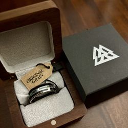 NEW IN BOX! Men’s Size 11 Wedding Or Promise Band! ORIGINAL GRAIN!!!!!