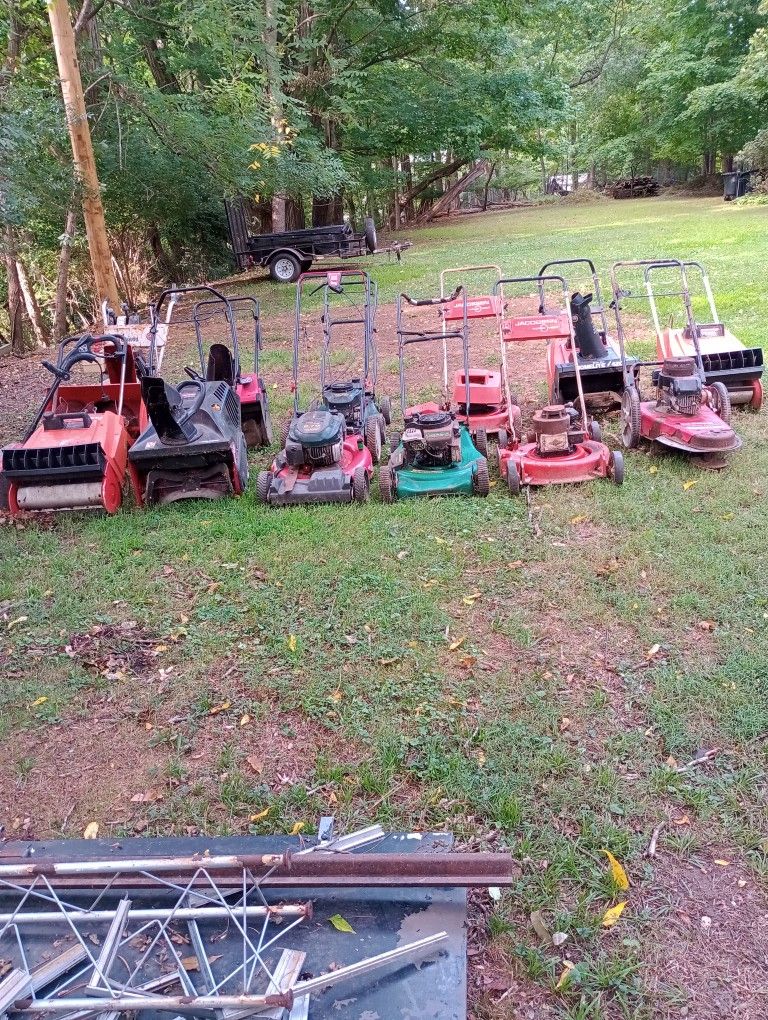 Snow Blowers/ Lawn Mowers