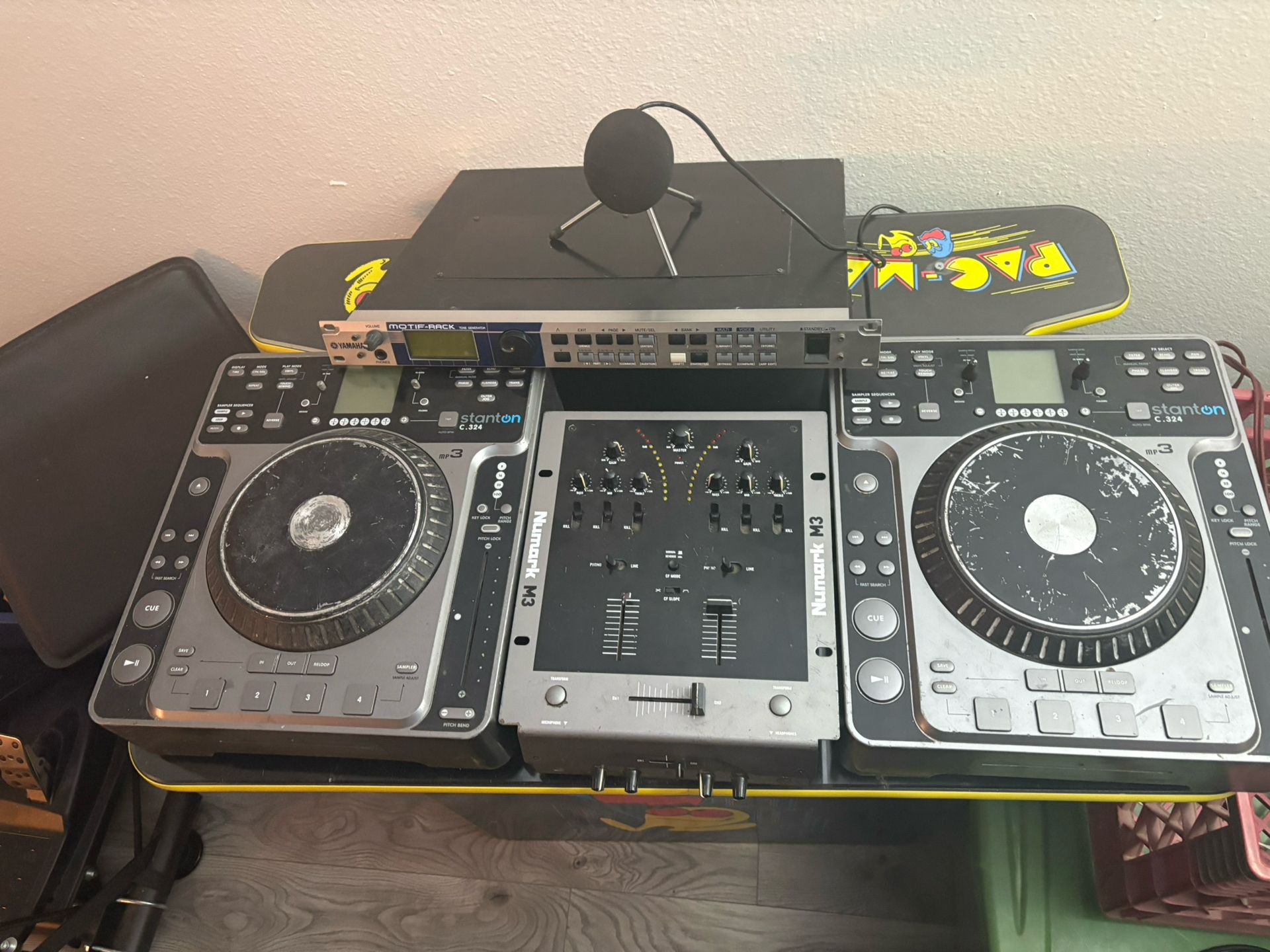 Dj Gear To Turntables Mixer, Mike And Sampler Commercial Gear