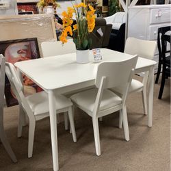 Black Friday Sale*** 5pc Dinning Set 