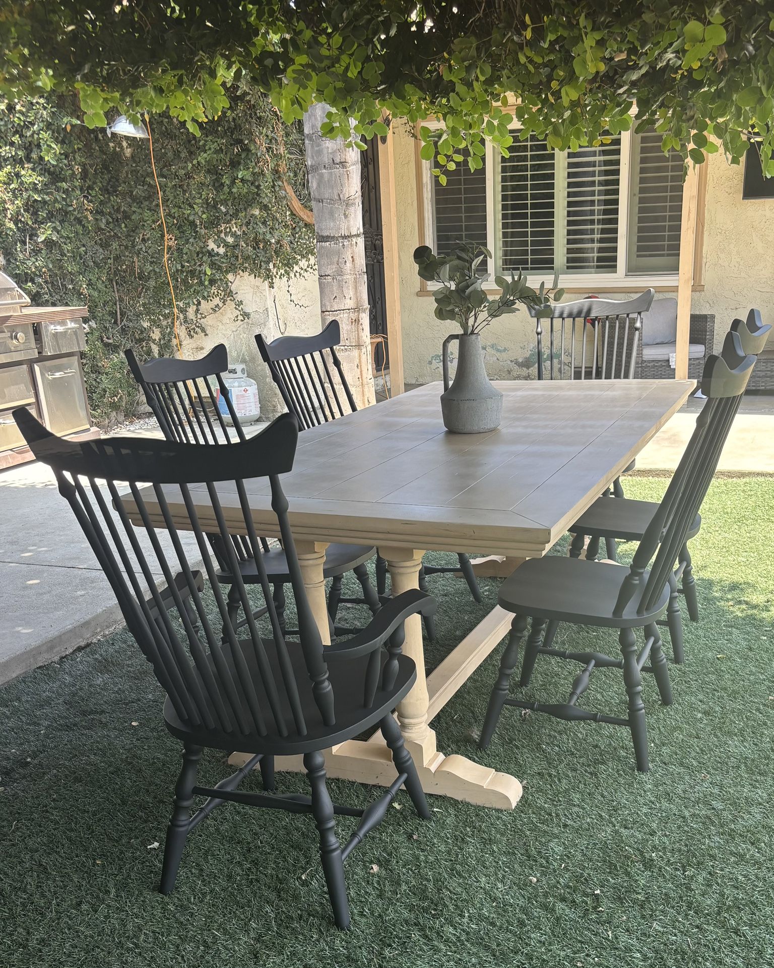 7 Pc Dining Table And Chairs