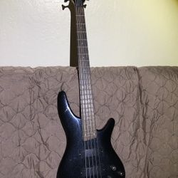5 STRiNG GUITAR BASS, WORKS FiNE.