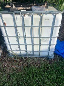 275 water tank Tote