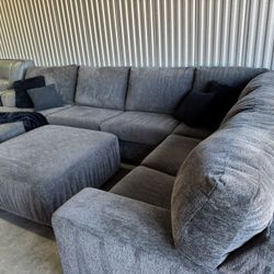 Free Delivery* Like New XL Gray Sectional Sofa with Ottoman