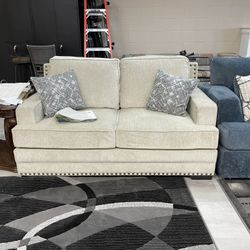 LOVESEAT