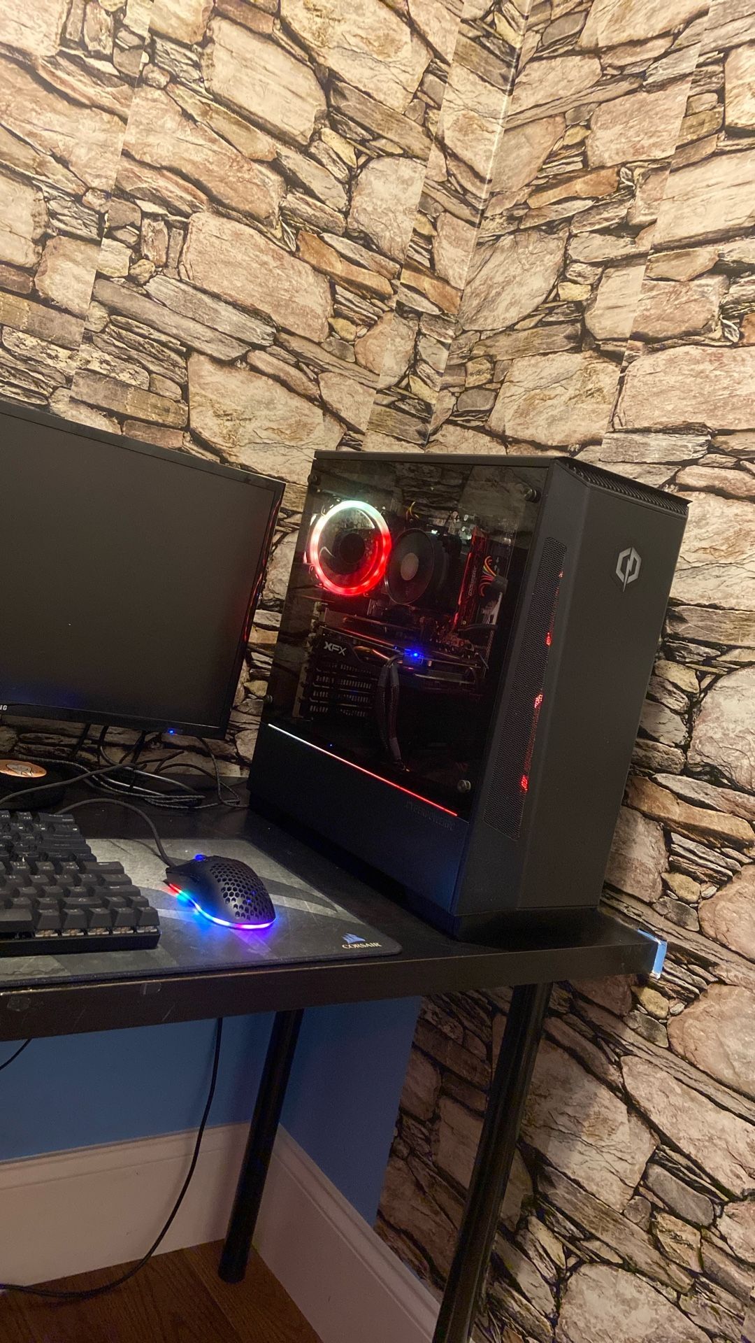 selling whole gaming set up including PC, 70hzMonitor, 2 keyboard,1 mouse and mouse pad  