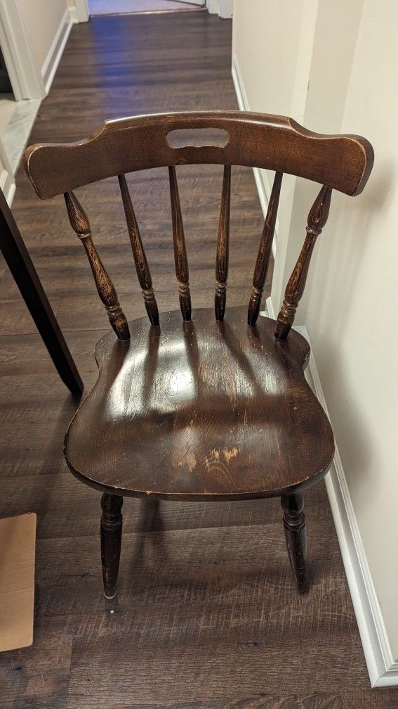 VINTAGE BROWN WOODEN CHAIR MAKE OFFER