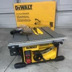 New DEWALT 15 Amp Corded 8-1/4 in. Compact Portable Jobsite Tablesaw