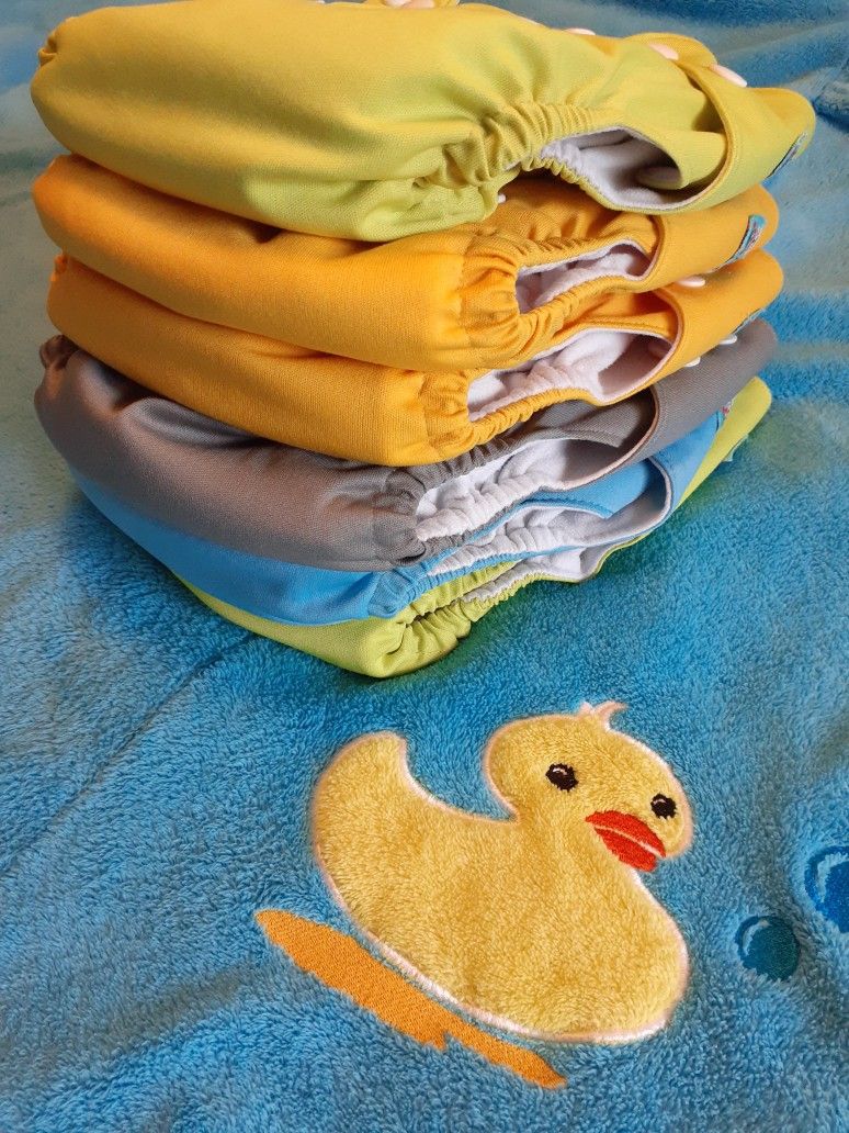Lot Of 6  Cloth Diapers 