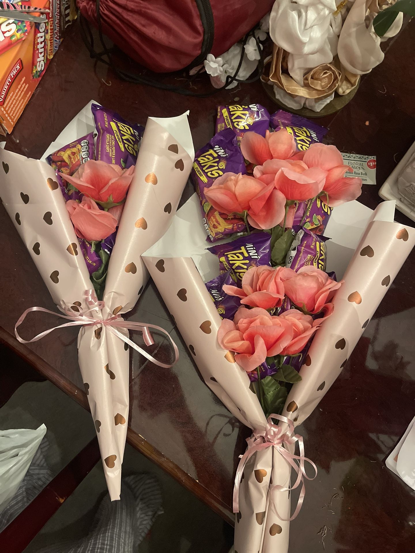 Takis Bouquet