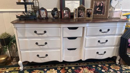 Dresser