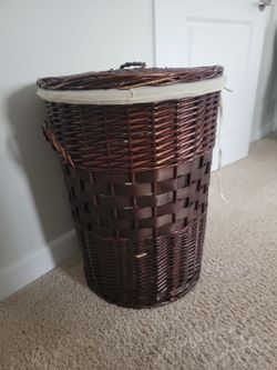 Laundry hamper