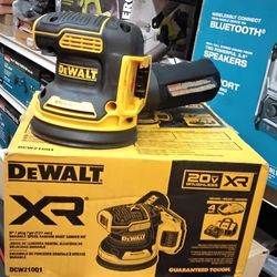 DEWALT 20V MAX BRUSHLESS XR 5"/plug//po (127 mm) VARIABLE SPEED RANDOM ORBIT SANDER (TOOL ONLY)