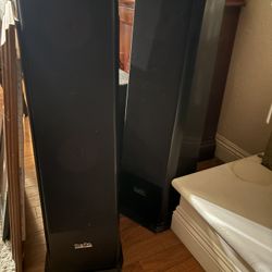 digital Audio tower speakers set of 2