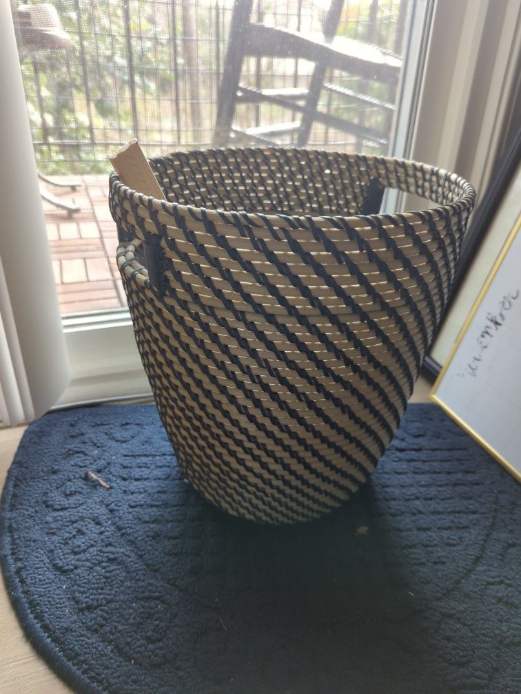 Large Woven Plant Pot