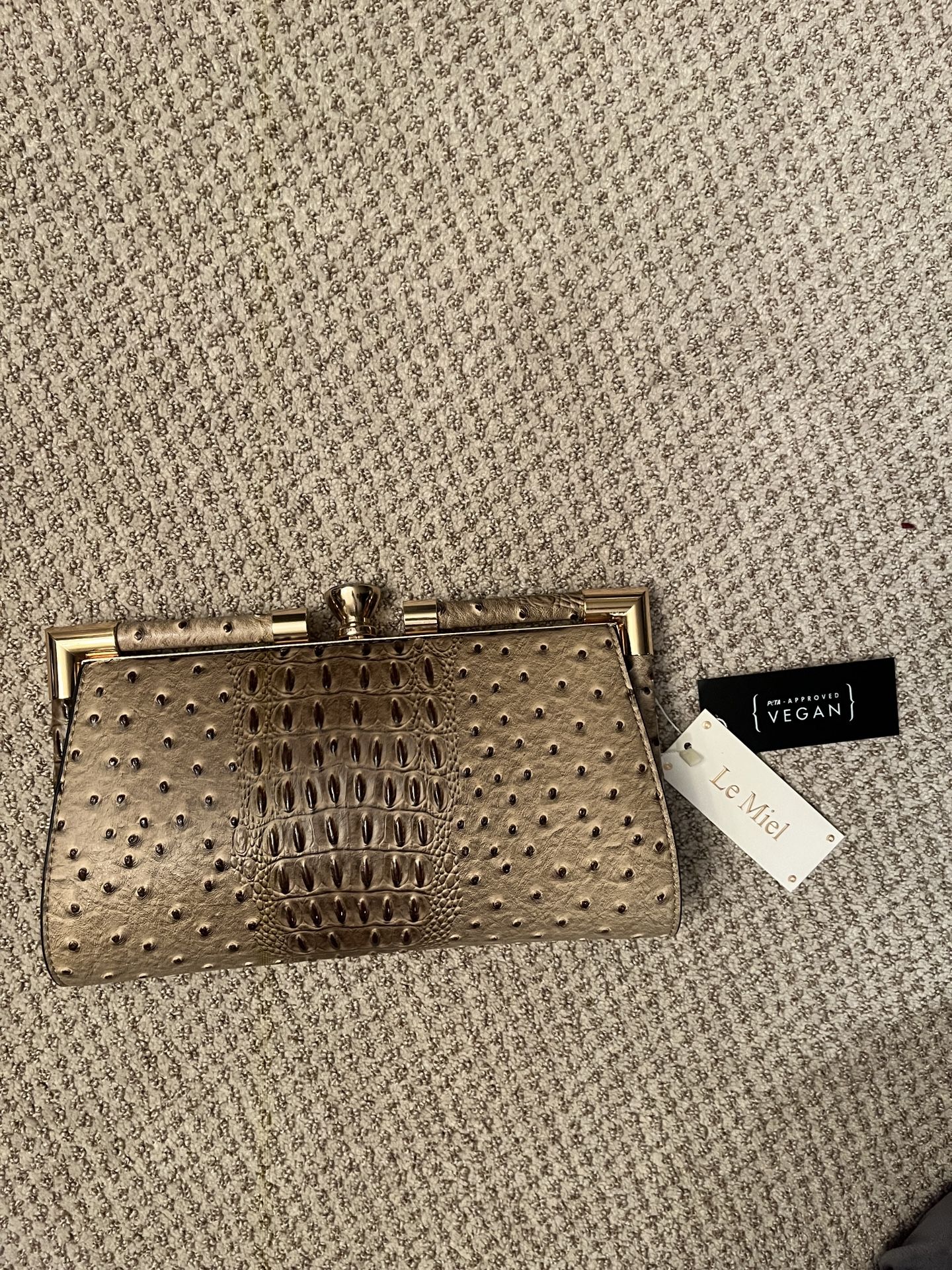 brown purse clutch