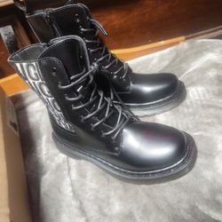Woman's Boots