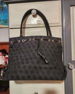 Dooney And Bourke Purse