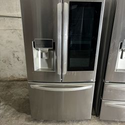 Refrigerator / Refrigerador