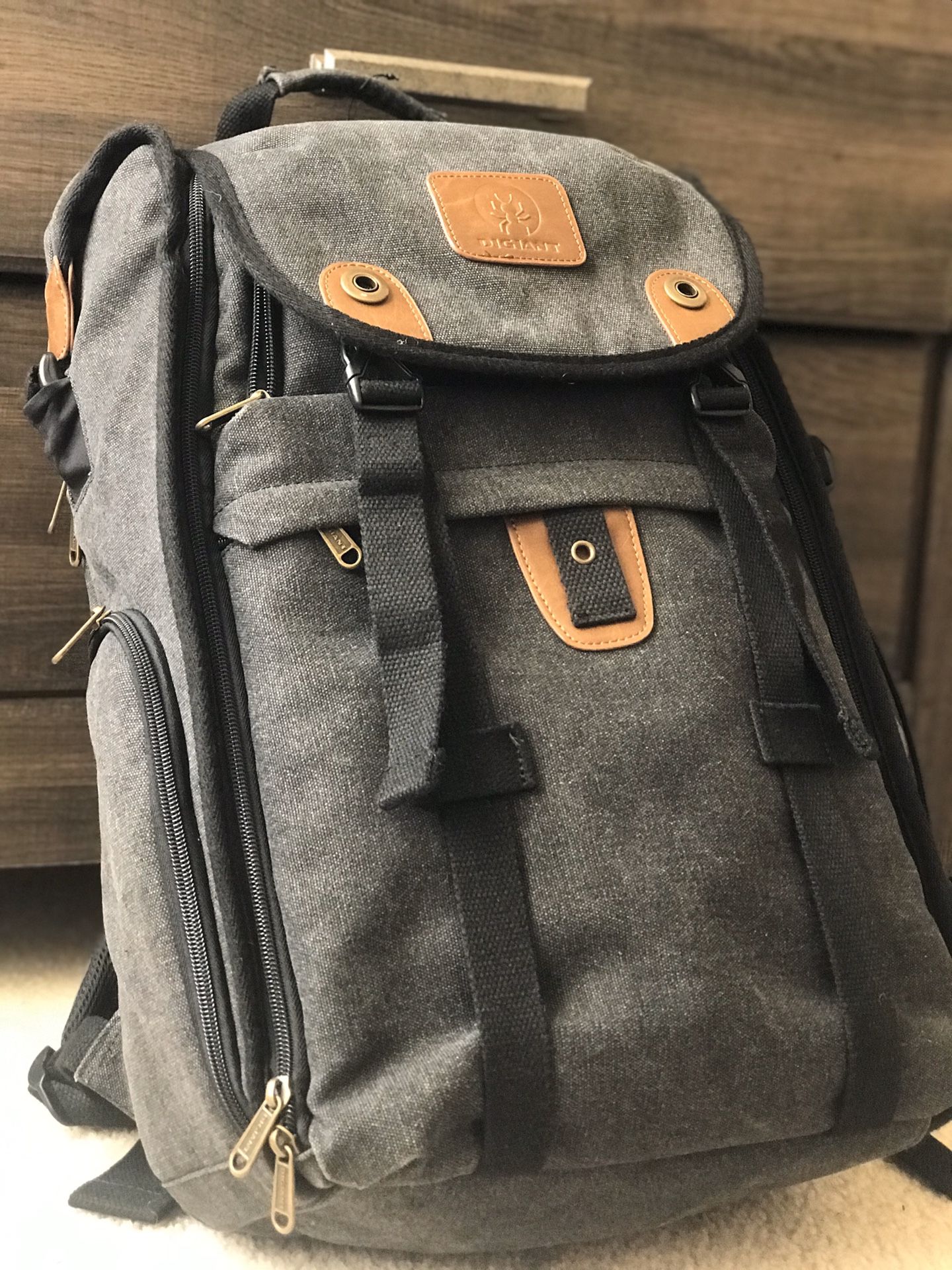 DSLR CAMERA BACKPACK (21 in. Canvas Backpack with 15.6” Laptop Pocket