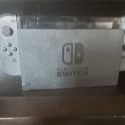 🎮 Nintendo Switch – Great Condition + Charger